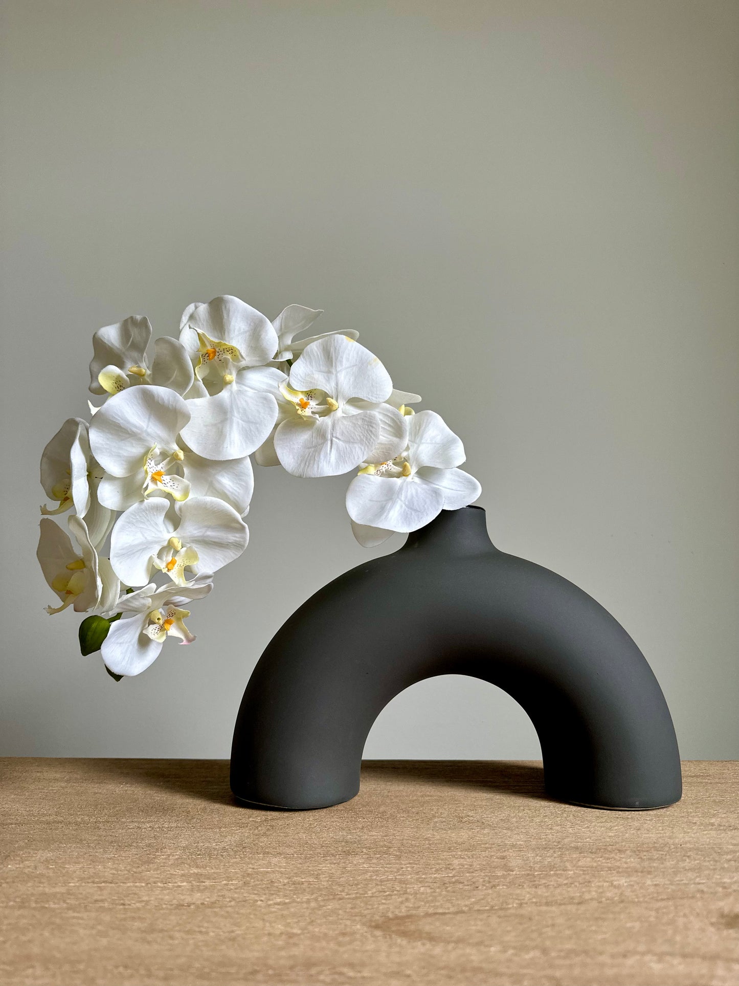 Black Arc Vase