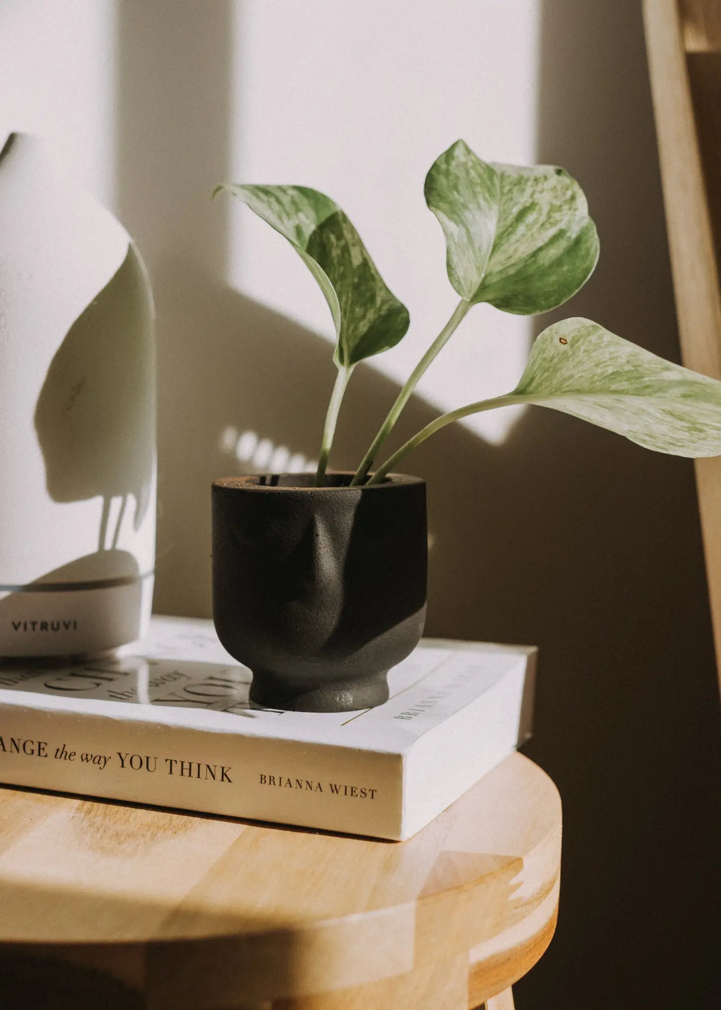 Concrete Mini Face Planter - Noir